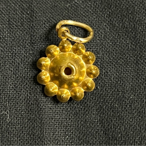Tiny Cameo Pendant w/Rhinstones - Picture 7 of 12
